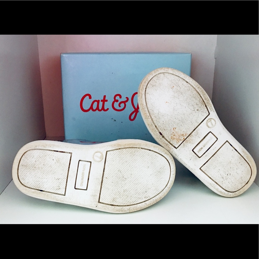 Cat & Jack Kid Shoes Size 7 Toddlers Sliver Metallic & white Sneakers - Picture 5 of 5